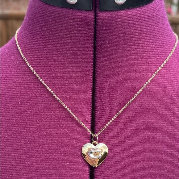 Coach Gold Heart Necklace NWT - Picture 1 of 3
